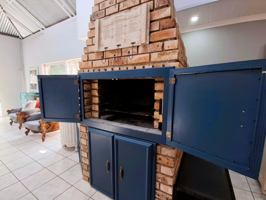 5 Bedroom Property for Sale in Doringkruin North West